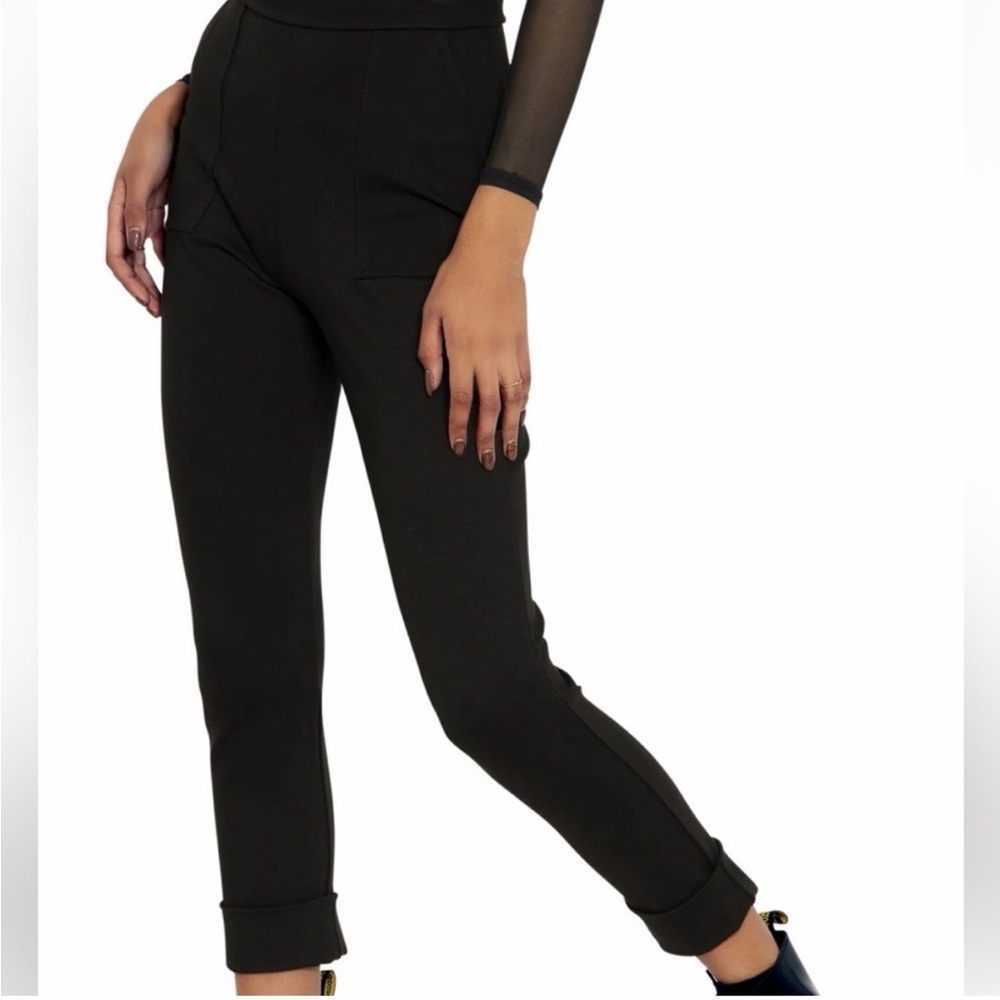 Blackmilk Push It Ponte
High Waisted Cuffed Pants Medium Black